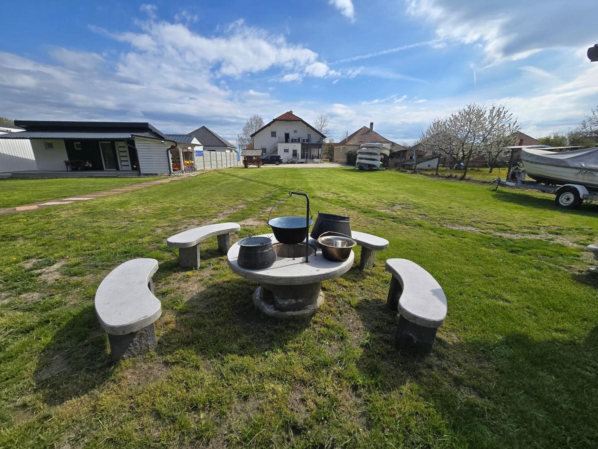 Duna-Beach Apartman Kimle Exterior foto